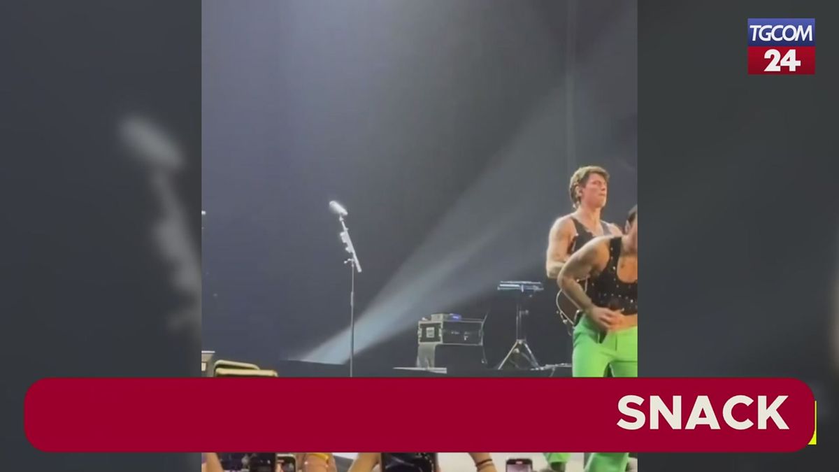 Polemiche al concerto di Benji e Fede: Federico Rossi sputa sul pubblico e scatena la bufera