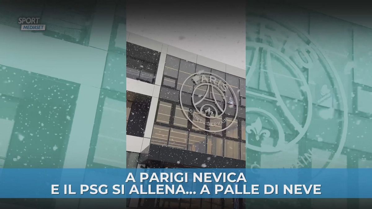 A Parigi nevica e il PSG si allena… a palle di neve