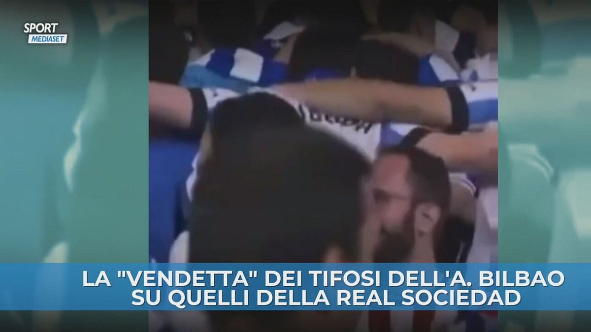 Athletic Bilbao-Real Sociedad: un tifoso solo in mezzo a quelli avversari scatenati