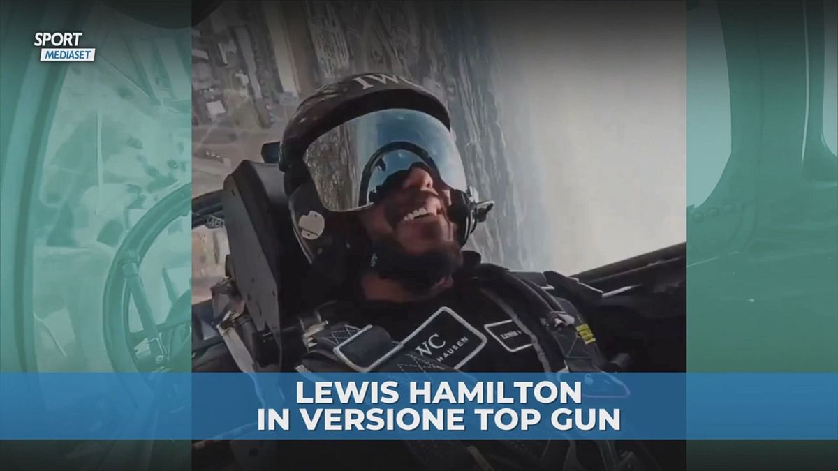 Lewis Hamilton "top gun" per un giorno