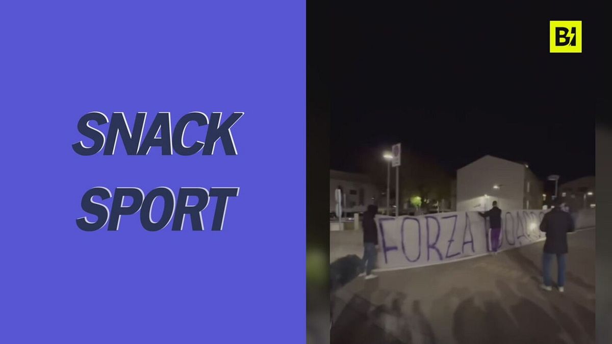 "Forza Edo, Firenze è con te", lo striscione per Bove fuori dall'ospedale