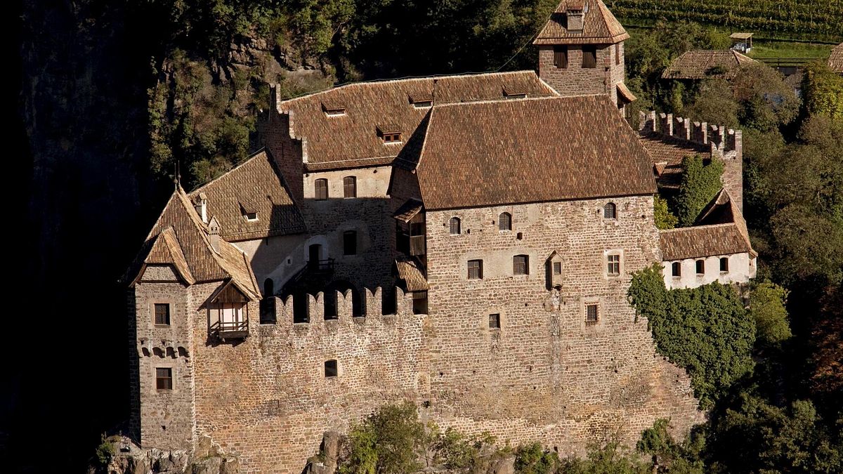  Castel Roncolo, foto: Daldos Spherea 