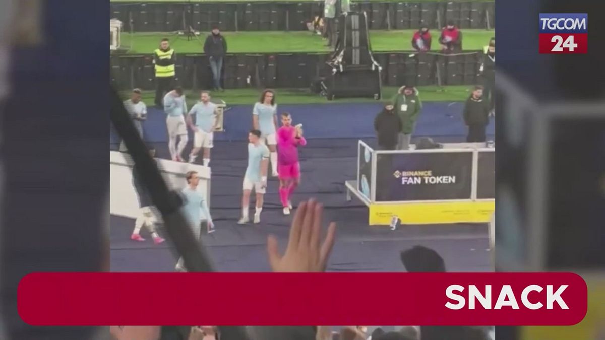 Lazio, così la curva saluta la squadra dopo lo 0-6 contro l'Inter