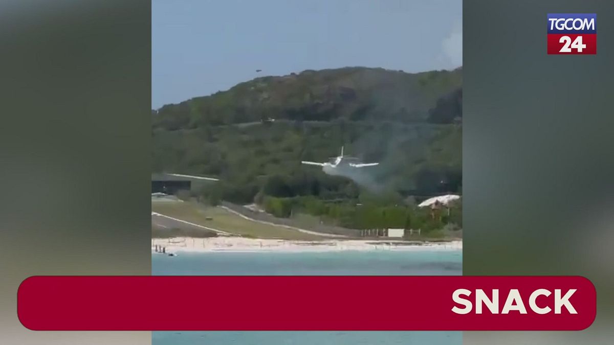 Caraibi, atterraggio di emergenza sull'isola di Saint Barth