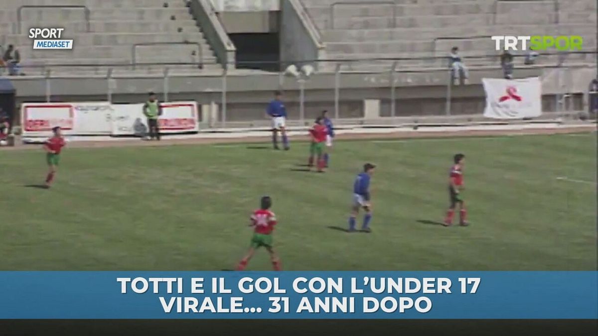 Totti, il gol con l'Under 17 virale