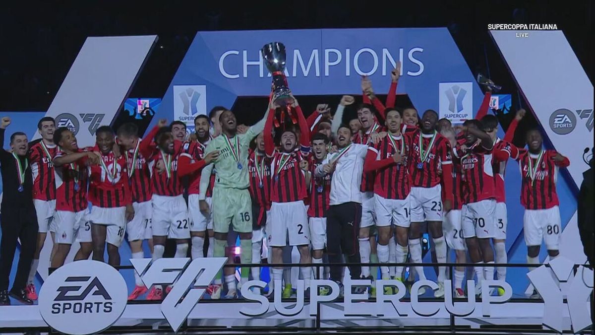 La premiazione, il Milan vince la Supercoppa Italiana 2025