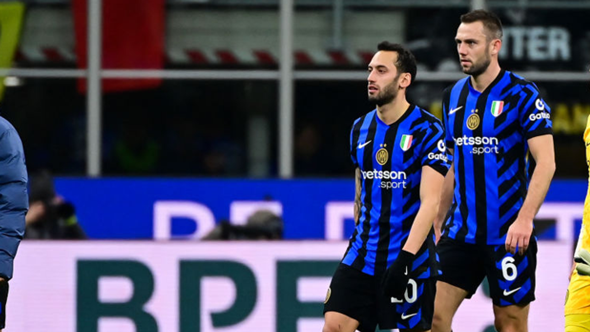 Calhanoglu e de Vrij (Inter)