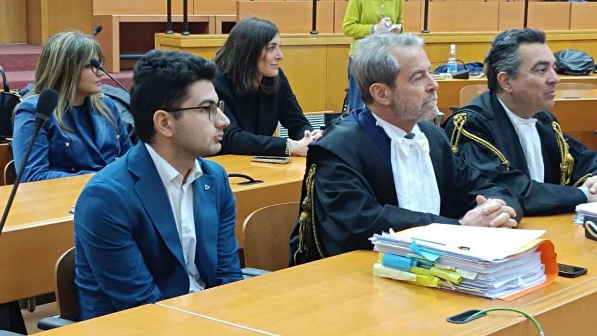 Trento, figlio 19enne uccide il padre per difendere la madre