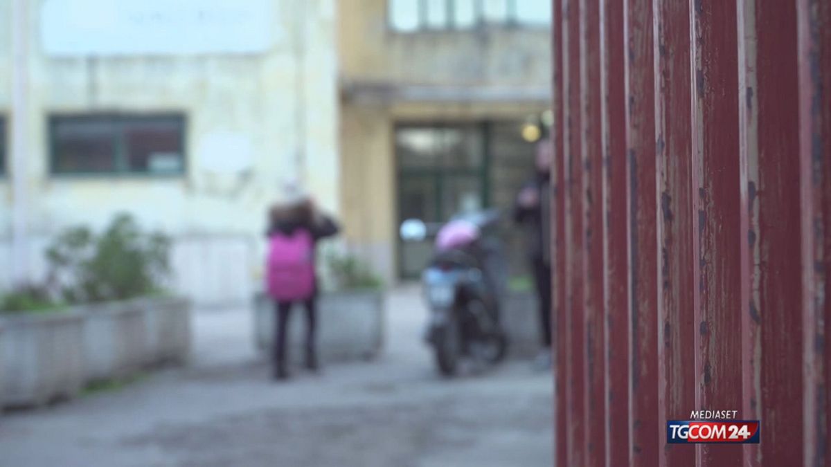 18.00 CASTELLAMMMARE,  INDAGINI E MAMME SRV