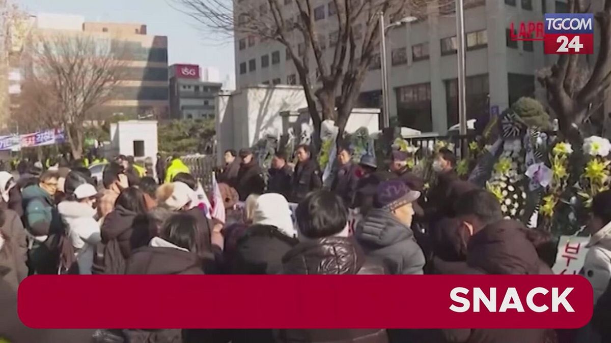 Corea del Sud, proteste a Seul contro l'arresto di Yoon Suk Yeol