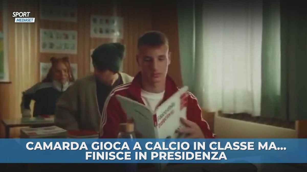 Camarda gioca a calcio in classe ma finisce in presidenza