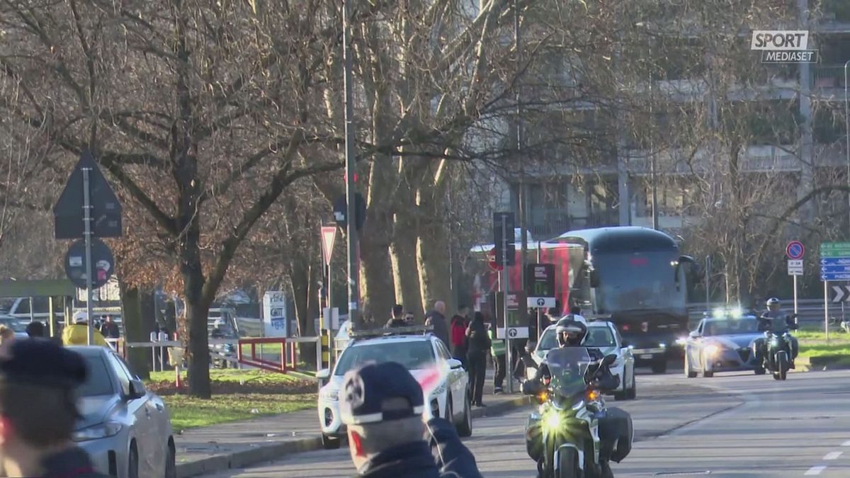 MCH ARRIVO BUS MILAN PRE DERBY MCH