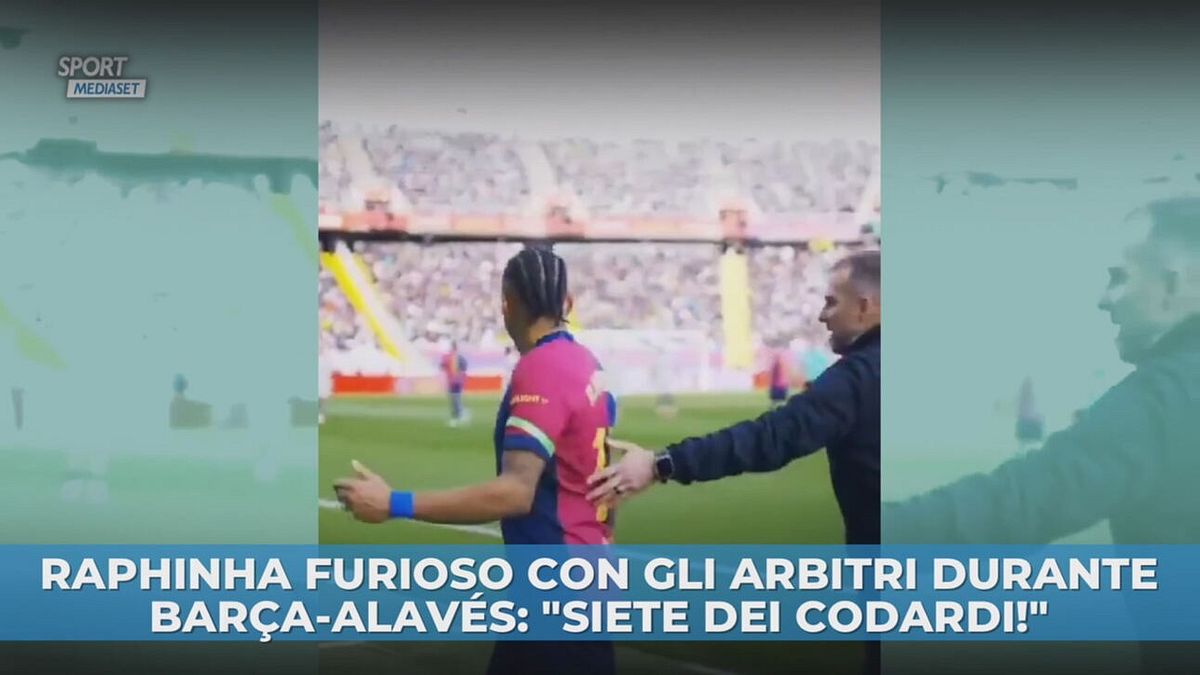 Raphinha furioso con gli arbitri durante Barça-Alavés