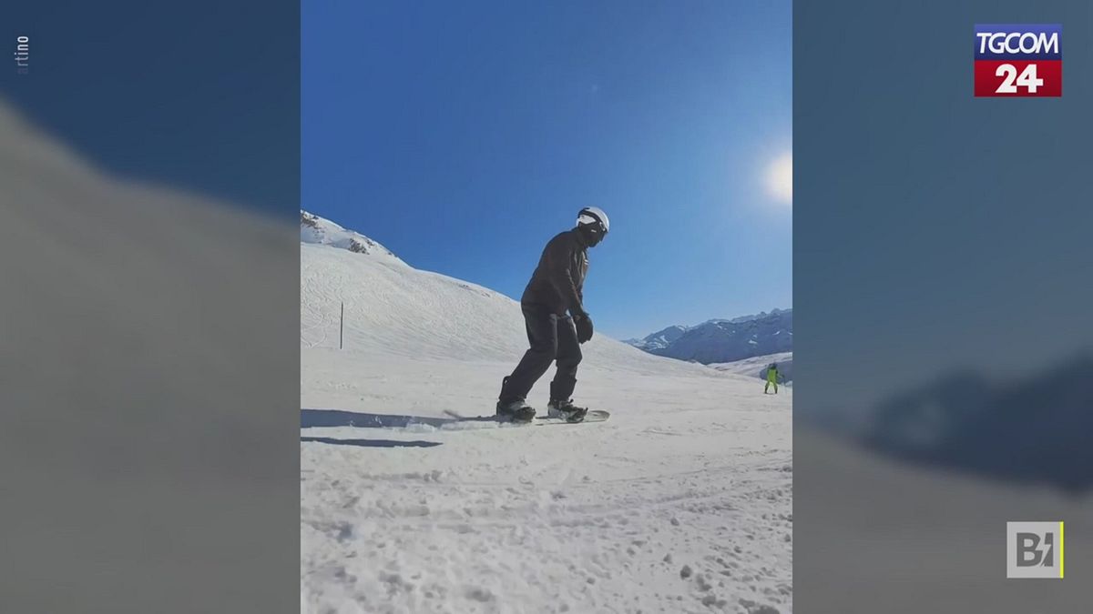 Stefano De Martino sulla neve con il figlio Santiago: weekend di relax in Svizzera