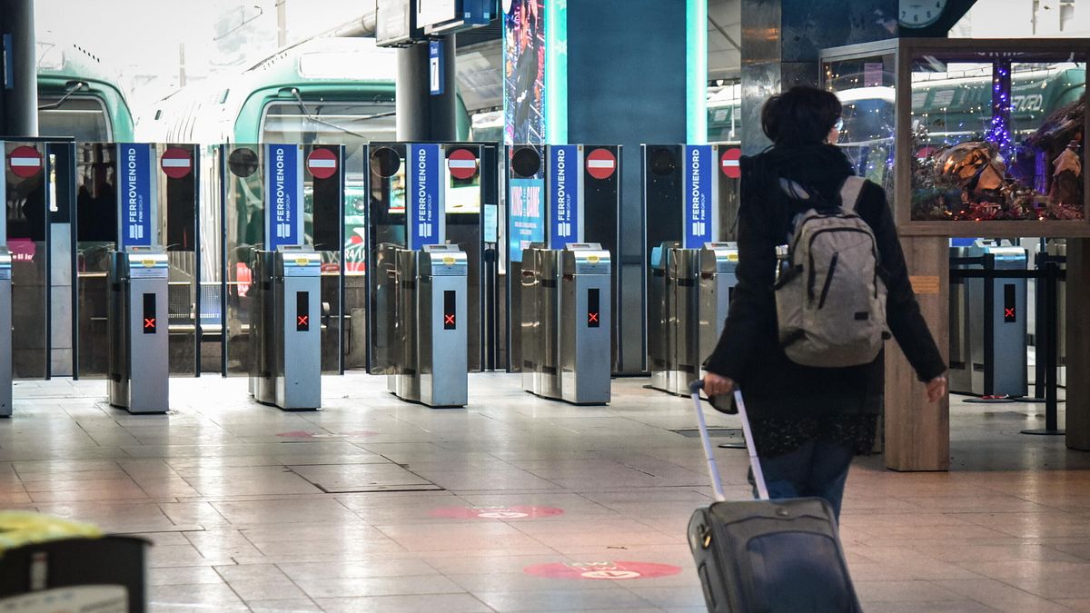 Sciopero Trenord alla stazione di Cadorna, Milano