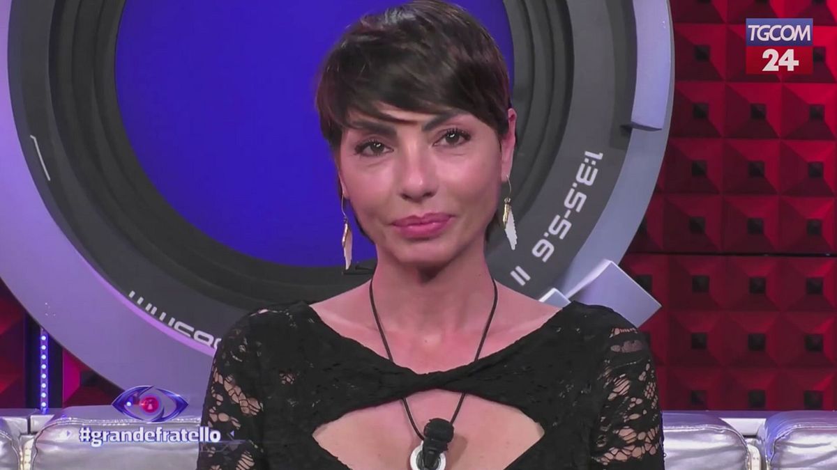 "Grande Fratello", Ilaria Galassi lascia con uno scoop: "Ho avuto un flirt con Raoul Bova"