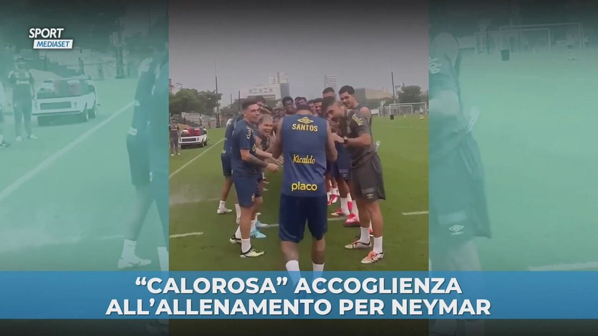 "Calorosa" accoglienza all'allenamento per Neymar