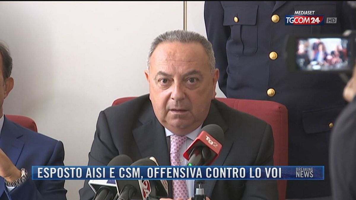 Breaking News delle 21.30 | Esposto Aisi e Csm, offensiva contro Lo Voi