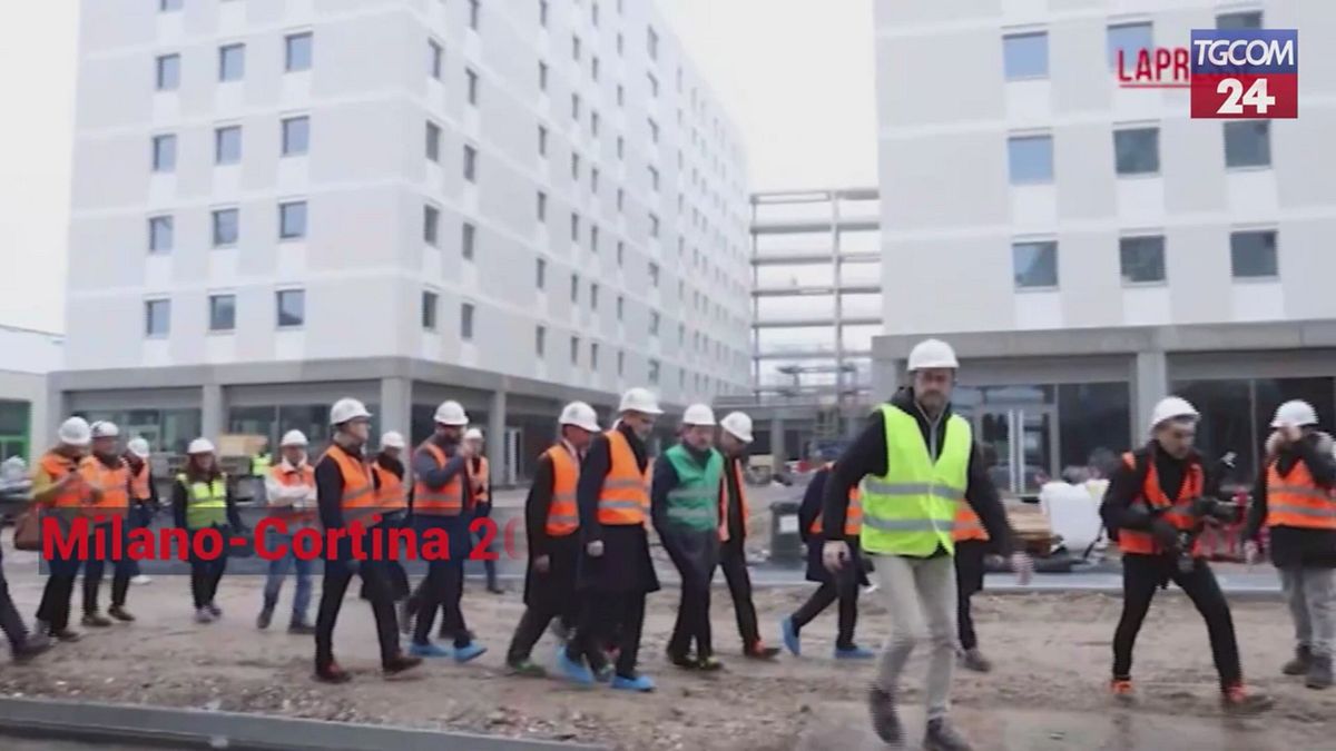 Salvini visita il cantiere del Villaggio Olimpico