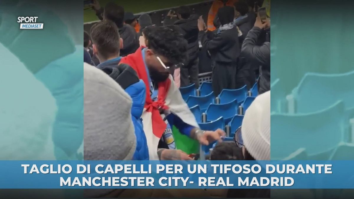 Taglio di capelli per un tifoso durante Man City-Real