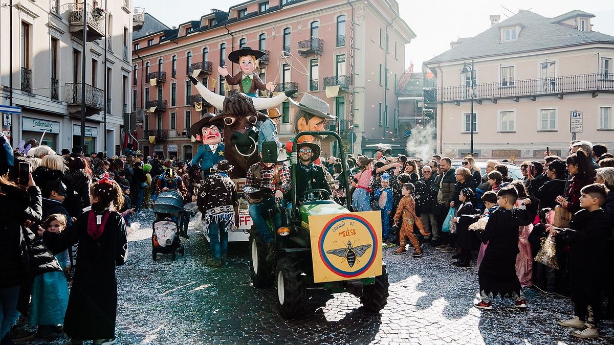 Carnevale di Domodossola, sfilata dei carri