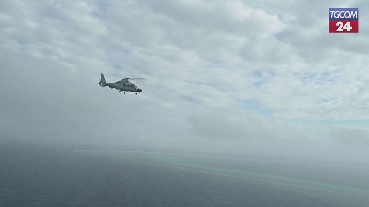 Collisione sfiorata tra un elicottero cinese e un aereo della guardia costiera delle Filippine