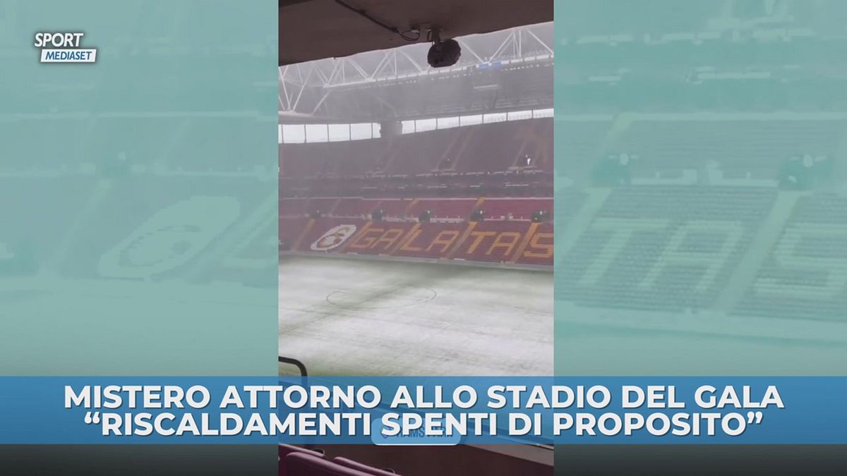 Stadio del Galatasaray innevato, ma sui social è polemica