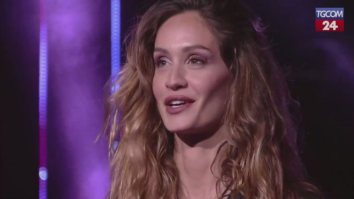 "Grande Fratello", le lacrime di Helena Prestes per la sorpresa della sorella