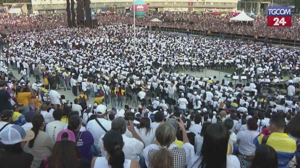 Caracas, 4mila musicisti per  i 50 anni dell'Orchestra  nazionale del Venezuela