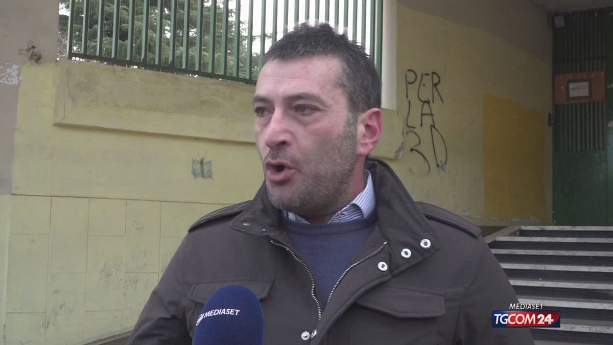 12.00 NAPOLI, A SCUOLA LA CIRCOLARE "BAMBIN*" SRV