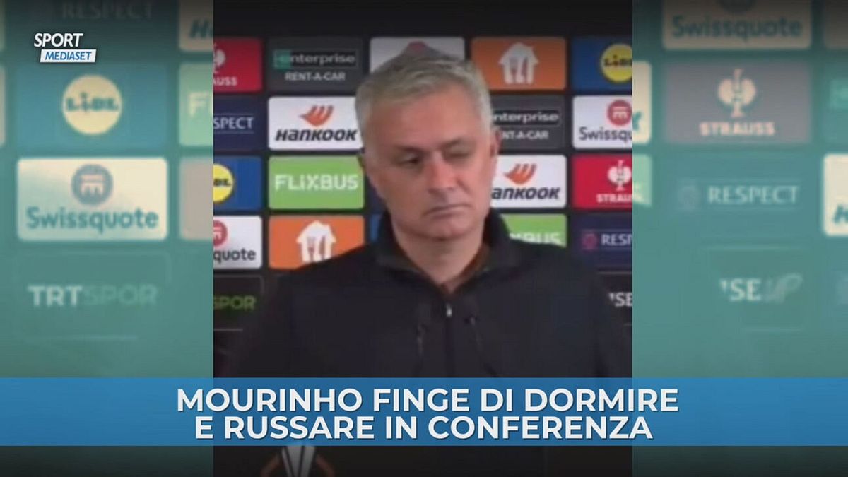 Mourinho crolla in campo, poi "dorme e russa" in conferenza