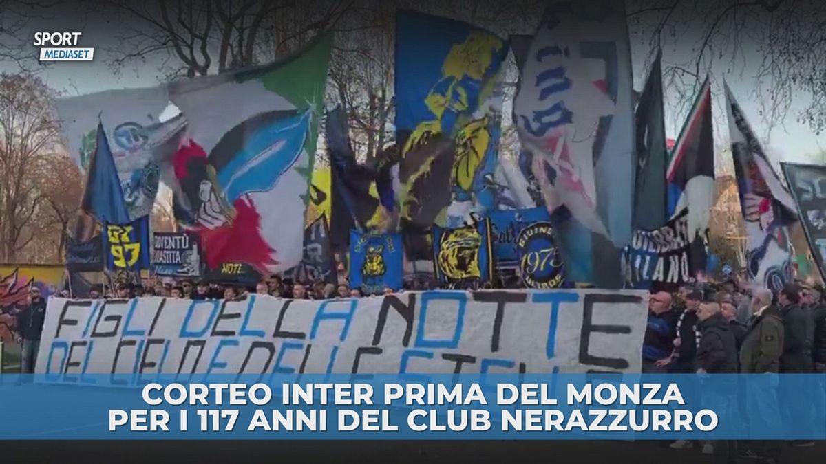 117 anni Inter: tifosi nerazzurri in parata