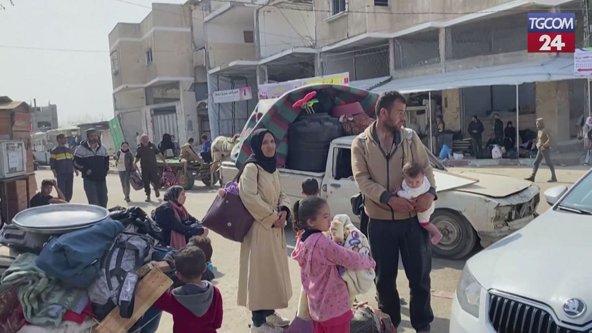 Fuga da Gaza, nella Striscia riprende l'esodo dopo gli attacchi israeliani
