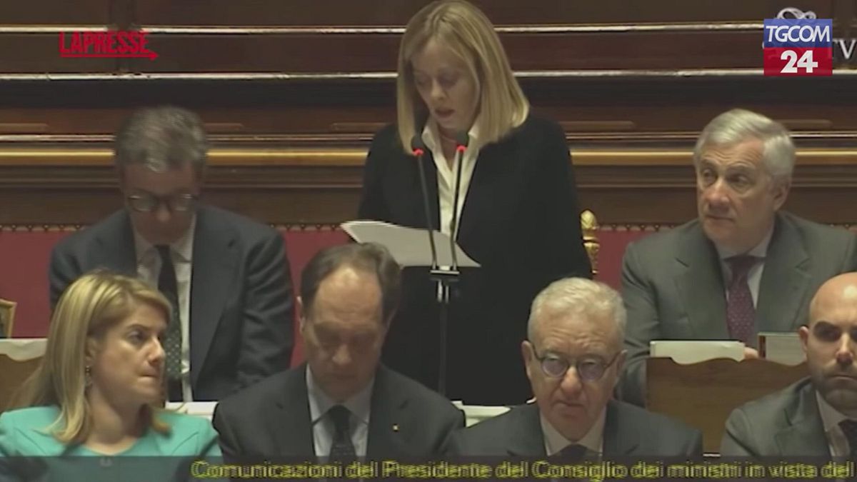 Meloni difende Mattarella dagli attacchi russi, l'applauso del Senato