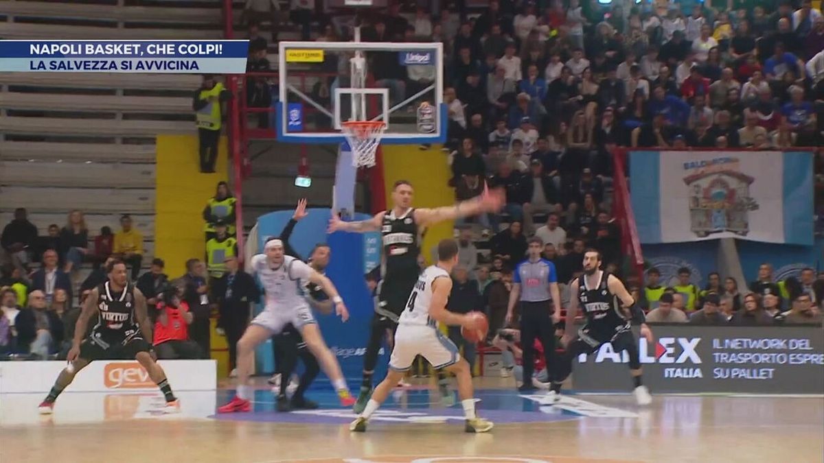 Napoli basket, che colpi!