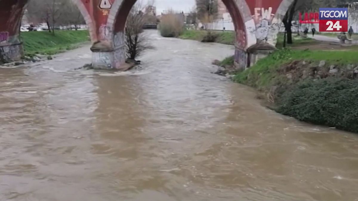 Madrid, la portata del fiume Manzanarre è aumentata di 15 volte