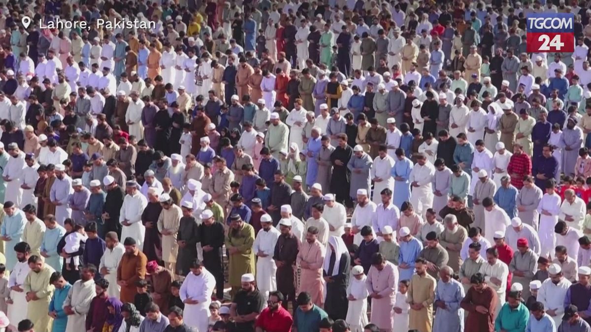 Dal Pakistan all'Egitto, musulmani di tutto il mondo celebrano la fine del Ramadan