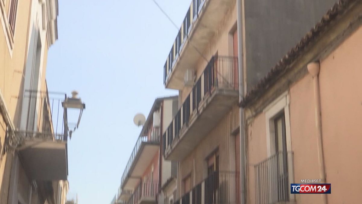 18.05 UCCIDE LA FIGLIA  SRV
