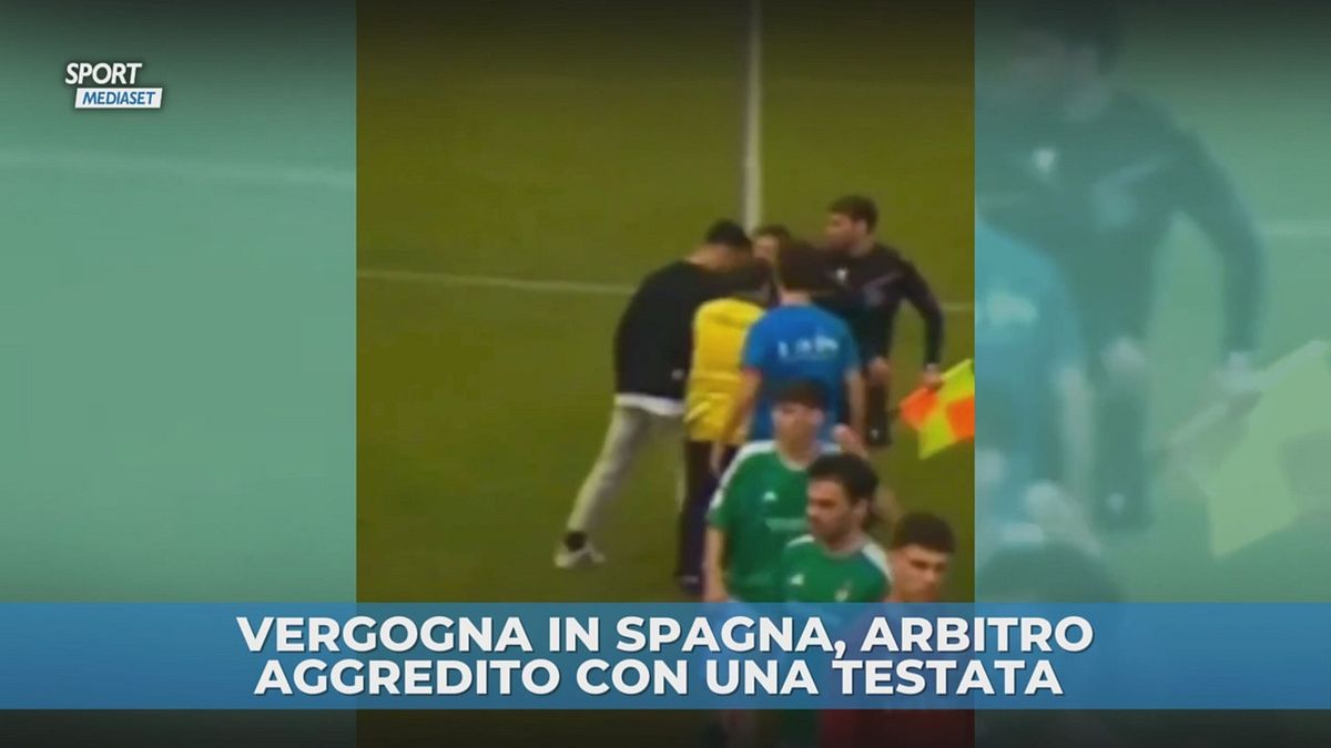 Vergogna in Spagna, testata ad un arbitro