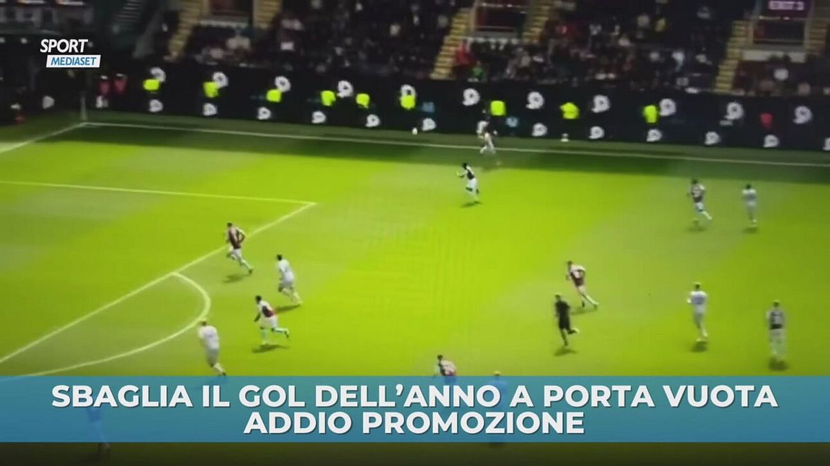 Sbaglia il gol dell'anno a porta vuota. Addio promozione