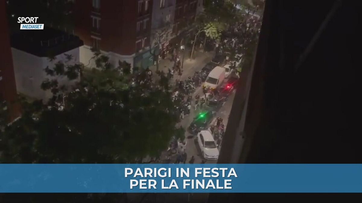 Parigi in festa per la finale