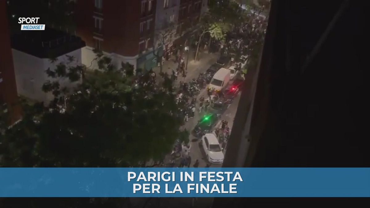 Parigi in festa per la finale