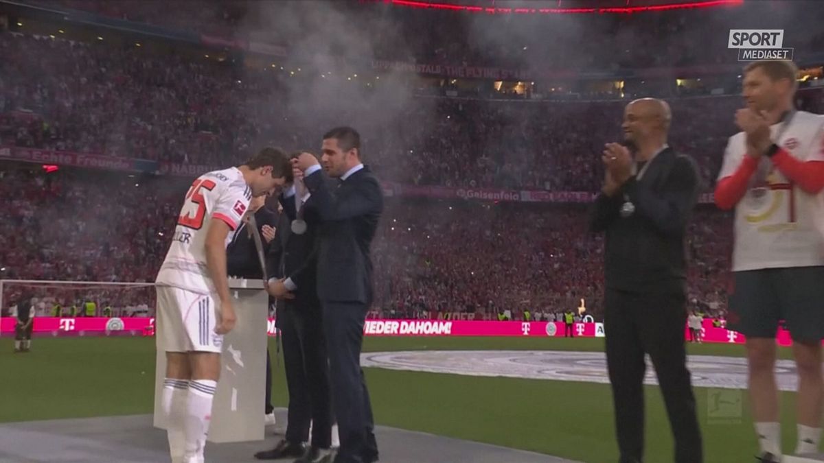 MCH V2 BAYERN SALUTA MULLER