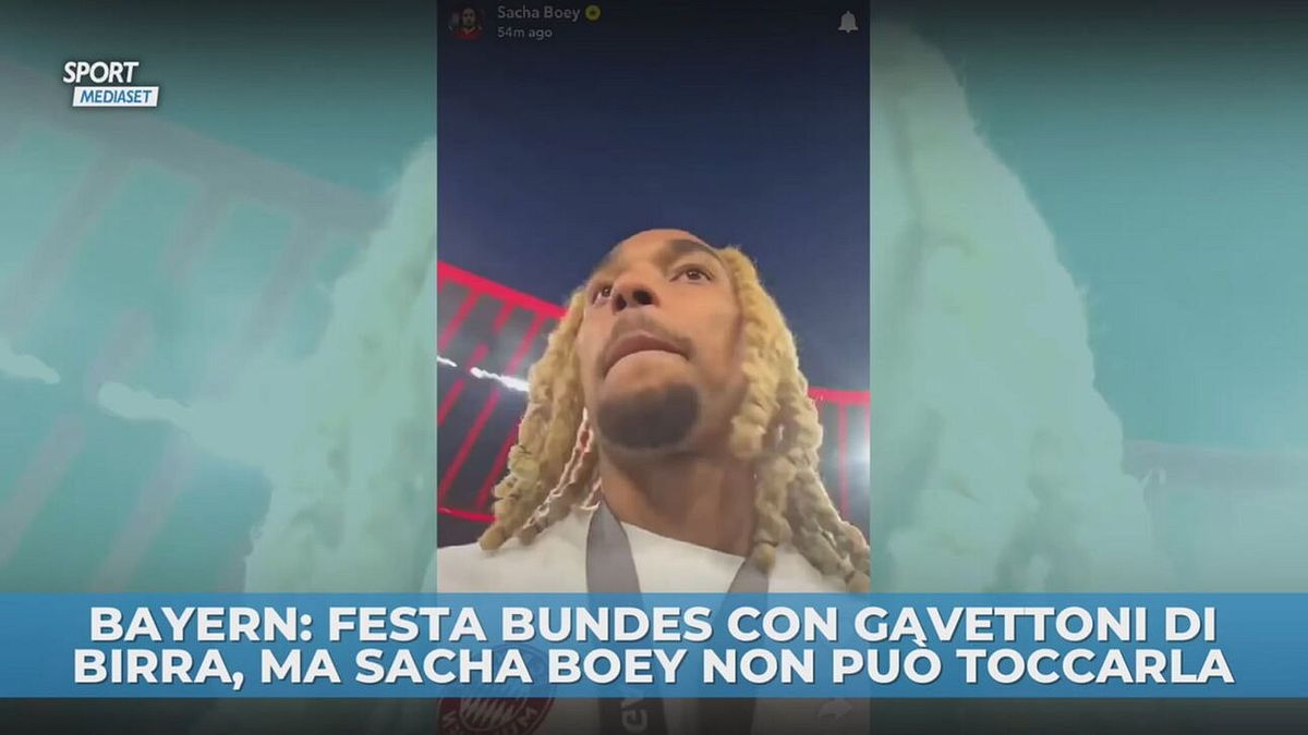 Bayern: festa Bundes con gavettoni di birra, ma Sacha Boey non può toccarla