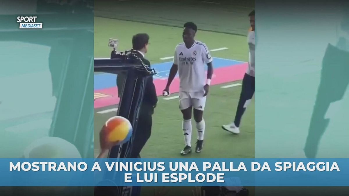 Mostrano a Vinicius un pallone da spiaggia e lui esplode…