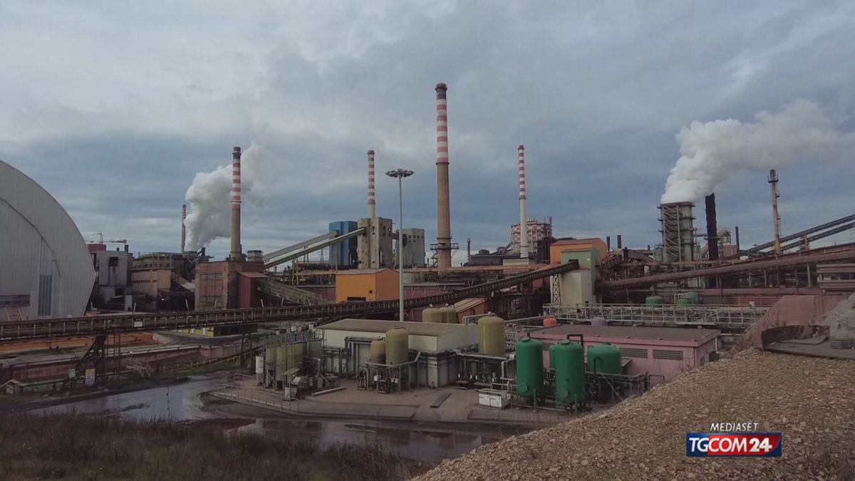 12.01 EX ILVA DI TARANTO, A RISCHIO STOP DEFINITIVO