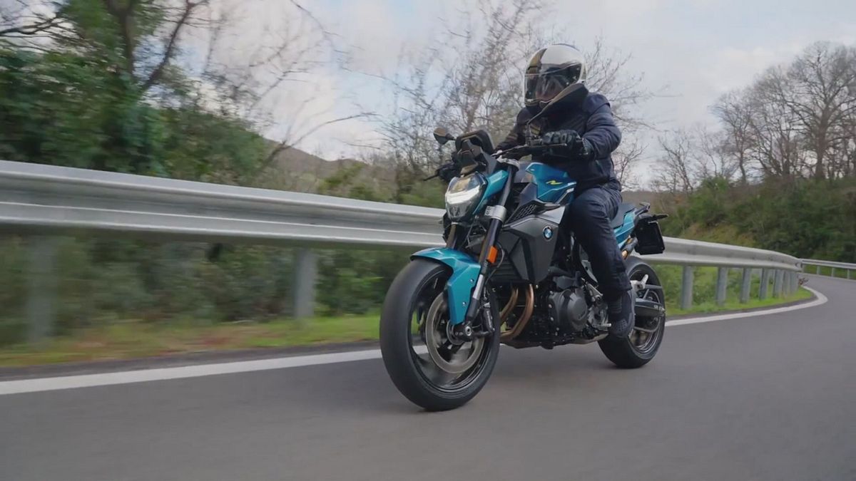 web_11052025_BMW_F900_R
