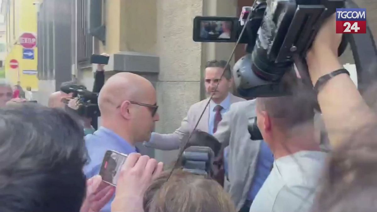 Neonati sepolti, l'arrivo di Chiara Petrolini in tribunale a Parma