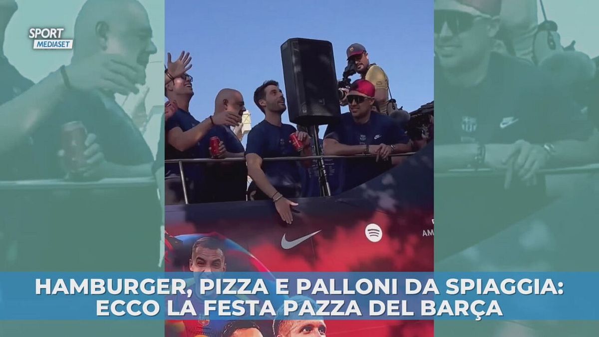 Hamburger, pizza e palloni da spiaggia: la festa pazza del Barca