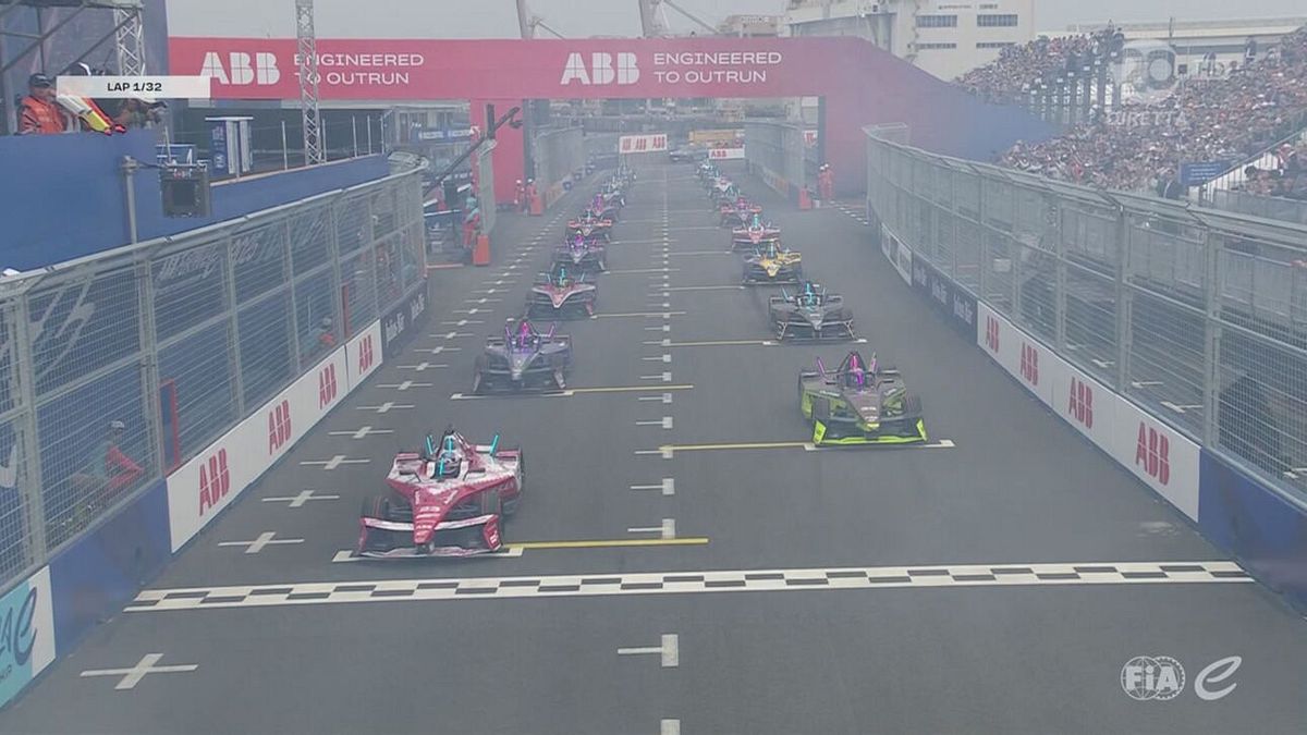La partenza della Gara 1 di Tokyo